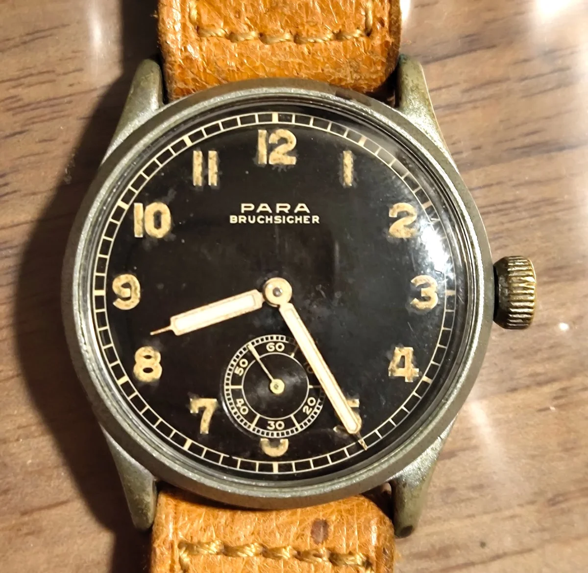 Para Bruchsicher — Vintage Military-Style Field Watch, Antimagnet, Wire Lugs, ca. 1938–1945