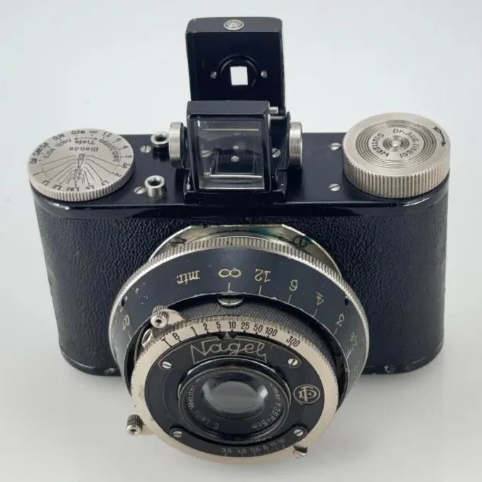 Nagel Pupille , Leitz Elmar 5cm f/3.5 lens